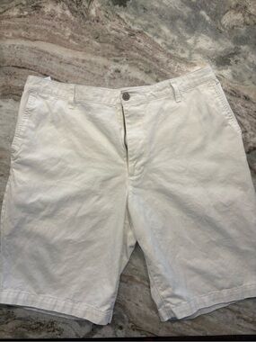 Dockers White Flat Front Men's Shorts